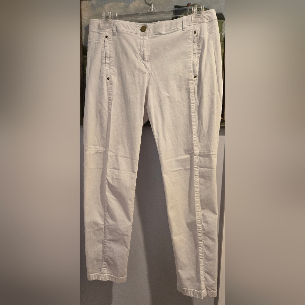 *final price* Chico's white zip-pocket pants inseam 28" sz 8